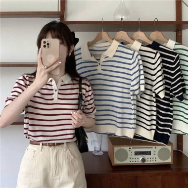 Áo cộc tay nữ dệt kim Mongtoghi thiết kế cổ bẻ, khuy cài, phong cách năng động NGOMINH SP290
