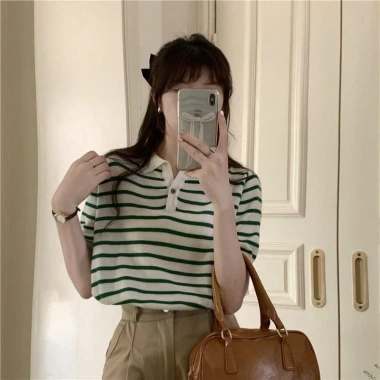 Áo cộc tay nữ dệt kim Mongtoghi thiết kế cổ bẻ, khuy cài, phong cách năng động NGOMINH SP290 3 Áo cộc tay nữ dệt kim Mongtoghi thiết kế cổ bẻ, khuy cài, phong cách năng động NGOMINH SP290 3