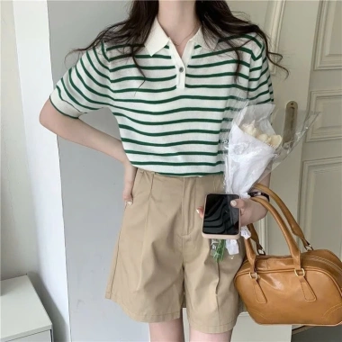 Áo cộc tay nữ dệt kim Mongtoghi thiết kế cổ bẻ, khuy cài, phong cách năng động NGOMINH SP290