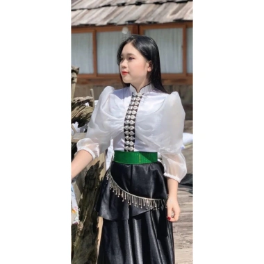 Áo cóm cổ đứng phi bóng trắng 2 cánh bươm, tay tơ dài chun - Giá chỉ 250.000đ (giảm từ 315.000đ) 2