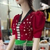 Áo cóm cổ V lụa mềm đỏ đô nẹp đen tay cộc hoa rễ - dân tộc Thái, giảm còn 350k