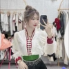 Áo cóm cổ V phi bóng trắng nẹp đỏ, tơ riềm tay dài, khâu đá cổ - Áo dân tộc Thái giảm giá 270k