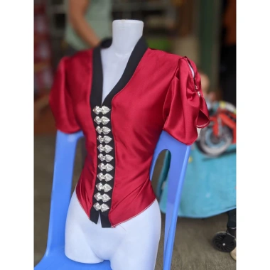 Áo cóm cổ V phi bóng trắng tay nơ - Dân Tộc Thái, giá 180.000 VND, giảm ngay 4
