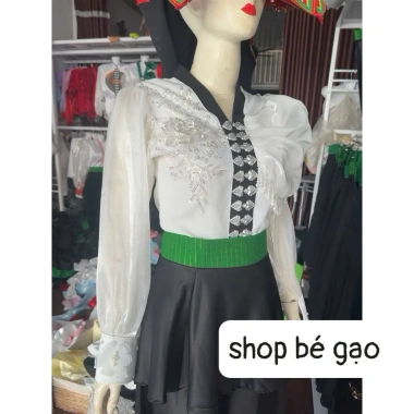 Áo cóm cổ V vải xước trắng cánh bươm tay tơ dài hoa lá xanh - Giá chỉ 350.000 VND 3