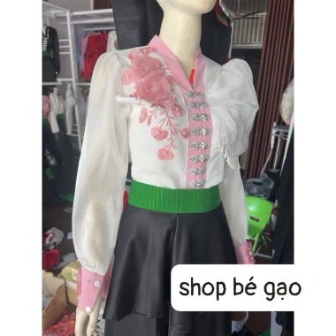 Áo cóm cổ V vải xước trắng cánh bươm tay tơ dài hoa lá xanh - Giá chỉ 350.000 VND 4