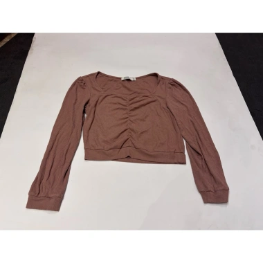 Áo Crop Dài Tay 2hand Q26 – Thời Trang Nữ Đẹp, Giá Chỉ 25.000₫