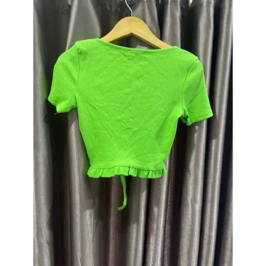 Áo crop Zarra size S như mới, kiểu dáng trẻ trung, giảm giá 220k Thời trang nữ 4 Áo crop Zarra size S như mới, kiểu dáng trẻ trung, giảm giá 220k Thời trang nữ 4