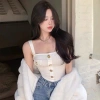 Áo Croptop 2 Dây Một Hàng Cúc Đen Trắng - Giá 95.000₫, Thời Trang Nữ Sành Điệu 6