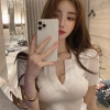 Áo croptop len trơn V cộc tay cổ bẻ - Giá ưu đãi 110.400₫, ấm áp, trẻ trung