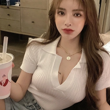 Áo croptop len trơn V cộc tay cổ bẻ - Giá ưu đãi 110.400₫, ấm áp, trẻ trung 3