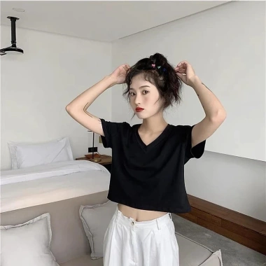 Áo croptop nữ tay ngắn cổ V xinh xắn, sexy, giảm giá 56k - Chỉ 56.090₫ 8 Áo croptop nữ tay ngắn cổ V xinh xắn, sexy, giảm giá 56k - Chỉ 56.090₫ 8