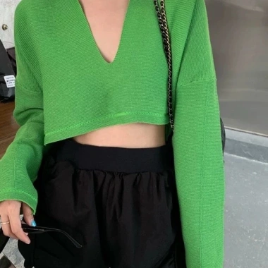 Áo Croptop Tay Dài Cổ Khoét Gợi Cảm Sexy - Giá 124.200₫ Giảm Đặc Biệt 8 Áo Croptop Tay Dài Cổ Khoét Gợi Cảm Sexy - Giá 124.200₫ Giảm Đặc Biệt 8