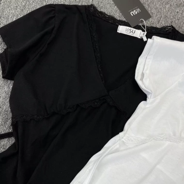 Áo Croptop V-neck viền ren thắt eo tay ngắn - Ảnh tự chụp, giá chỉ 167.000₫