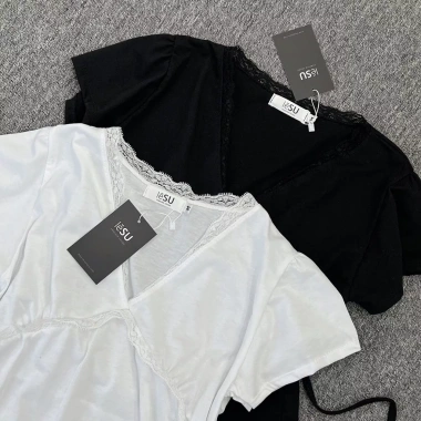 Áo Croptop V-neck viền ren thắt eo tay ngắn - Ảnh tự chụp, giá chỉ 167.000₫