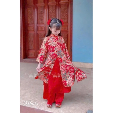 Áo Dài Bé Gái 4 Tà Hoa Mẫu Đơn, Túi Vải + Cài Ngọc Xinh – 209.000 VND 8