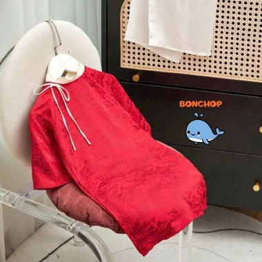 Áo Dài Bé Gái Cổ Tròn Cách Điệu Gấm Hà Đông Nơ Đỏ Size 11‑48kg – 207.500 VNĐ BONCHOP