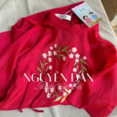 Áo dài bé gái Cúc Chi thêu hoa Tết xinh xắn - Dịu dàng, chuẩn truyền thống, phong cách lễ hội, thiết kế đẹp mắt, chỉ 349.000₫ 3