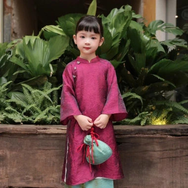 Áo dài bé gái Tường Vy e tà tơ ánh kim – Thiết kế Tết trẻ em size 8‑36kg, giảm 22% 5