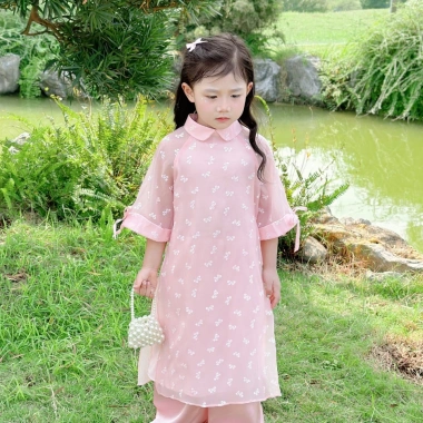 Áo dài bé Sora bébé Thiên An chất liệu tơ siêu nhẹ in nơ xinh đẹp dáng suông cổ sen tay lỡ 1-6 tuổi - Giá ưu đãi 305.000 VND
