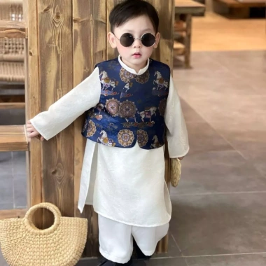 Áo dài bé trai Tết Bách Minh gấm kim cao cấp kèm gile thêu Ngựa, mẫu đẹp 1-10 tuổi, giảm giá 549k