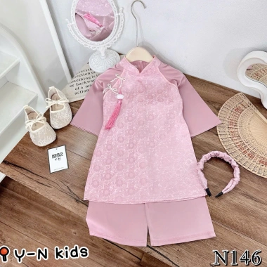 Áo dài cách tân 2 nơ dây khánh, quần lụa & bờm cho bé gái lễ Tết - 140.250 VND 10