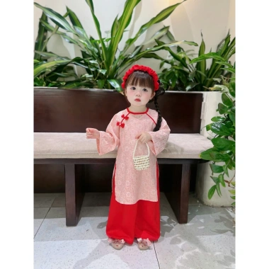 Áo Dài Cách Tân Bé Gái Gấm Cao Cấp - Băng Đô Xinh Dễ Thương Cho Mùa Tết 4 Áo Dài Cách Tân Bé Gái Gấm Cao Cấp - Băng Đô Xinh Dễ Thương Cho Mùa Tết 4