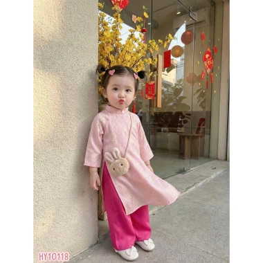 Áo Dài Cách Tân Bé Gái Gấm Vân Chìm Set Tết 2.026 Kèm Quần Lụa & Tua Rua Sang Trọng 6
