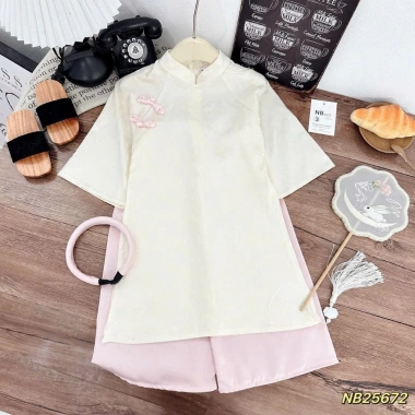 Áo Dài Cách Tân Bé Gái Gấm Vân Chìm Set Tết 2.026 Kèm Quần Lụa & Tua Rua Sang Trọng 8