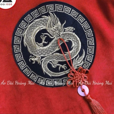 Áo Dài Cách Tân Bé Trai Đỏ/Vàng Thêu Rồng Full Tuyết Mưa Cao Cấp - Đẹp Đi Lễ, Tết, Chụp Ảnh 4 Áo Dài Cách Tân Bé Trai Đỏ/Vàng Thêu Rồng Full Tuyết Mưa Cao Cấp - Đẹp Đi Lễ, Tết, Chụp Ảnh 4