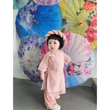 Áo Dài Cách Tân Hồng cho Bé Gái Mấn Xinh, phù hợp Lễ Tết, Giá 179.000 VND