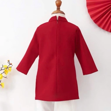 Áo dài cách tân Tết 2.026 họa tiết em bé bên cây Mai cho bé 8‑28kg - Giá ưu đãi 109k, thiết kế hiện đại, thoáng mát, phù hợp cả bé trai và bé gái