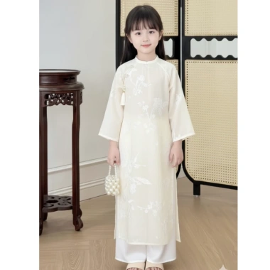 Áo Dài Cách Tân Tết Bé Gái Trắng Thanh Lịch Tơ Lụa 4 Tà Thêu Hoa Nổi - Giá Ưu Đãi 180,910₫ 2