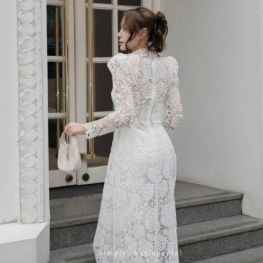Áo Dài Cách Tân Tết MAY TT14 Ren Trắng Cắt Tỉa Chân - Sang Trọng, Ưu Đãi 1.110.000₫ 5 Áo Dài Cách Tân Tết MAY TT14 Ren Trắng Cắt Tỉa Chân - Sang Trọng, Ưu Đãi 1.110.000₫ 5