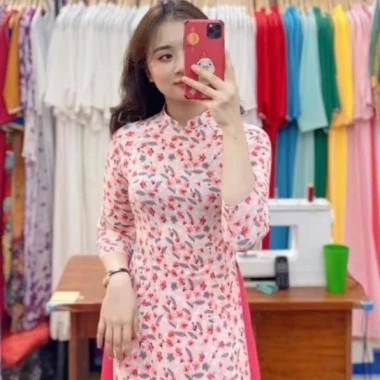 Áo dài cúc họa mi CHAANG May sẵn, hoa nhí hồng đỏ, cổ vuông, tay lỡ - 207.468₫