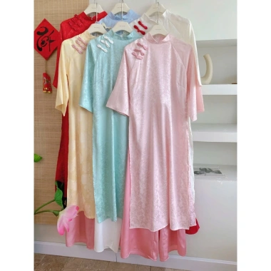 Áo dài dáng suông tay lỡ, cổ tàu rộng, cúc sò, họa tiết in chìm – chỉ 79.000₫