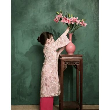 Áo Dài Đôi Mẹ Bé Gái Dáng Nam Quý Phái - Set Đồ Đôi Tết Lễ Hội Giá Ưu Đãi 595k 8 Áo Dài Đôi Mẹ Bé Gái Dáng Nam Quý Phái - Set Đồ Đôi Tết Lễ Hội Giá Ưu Đãi 595k 8
