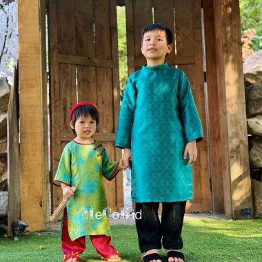 Áo dài gấm cách tân cho bé trai - Hoa văn cổ điển Á Đông, không kèm quần, giá ưu đãi 189k