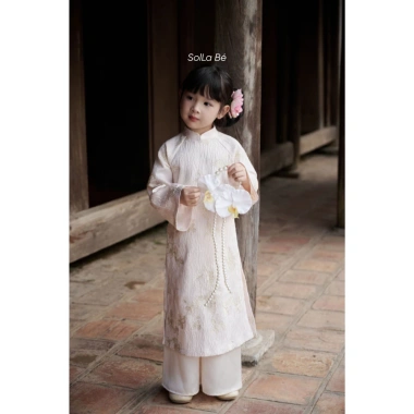Áo dài Gấm Hoa Tết 2.026 cho Bé: Thiết kế sang trọng, Giá chỉ 549.000₫ 4