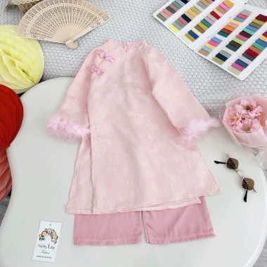 Áo dài gấm tay lông đẹp mắt, sang trọng, giảm giá 159.000₫ - Giá gốc 192.390₫, thiết kế tinh tế, độc đáo, phù hợp tiệc cưới