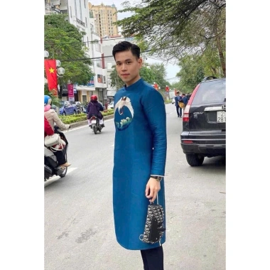 Áo Dài Nam Tafta tinh tế họa tiết thêu nổi cao cấp – Giá ưu đãi 397.500₫ 4 Áo Dài Nam Tafta tinh tế họa tiết thêu nổi cao cấp – Giá ưu đãi 397.500₫ 4