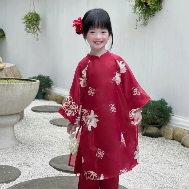 Áo dài Ngọc Diên bé gái vải tơ thêu 4 tà và quần lụa ngọc trai dày dặn, lễ tết giá ưu đãi 245k