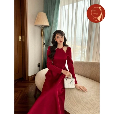 Áo dài nữ cách tân tay dài cổ yếm ôm trơn màu đỏ đô - Siêu sang mặc Tết, giảm 285.000₫ 4