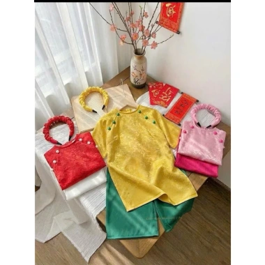 Áo dài tết bé gái gấm vân lụa sang, kèm bờm cao cấp - Giá chỉ 199.000₫