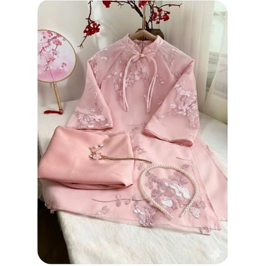 Áo Dài Tết Bé Gái Hồng Cách Tân, Thêu Tơ Cao Cấp, Kíp Giao Trước, Vòng Ngọc 318k 5 Áo Dài Tết Bé Gái Hồng Cách Tân, Thêu Tơ Cao Cấp, Kíp Giao Trước, Vòng Ngọc 318k 5