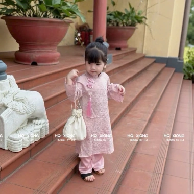 Áo dài Tết bé gái kèm túi - Chất liệu mềm, thiết kế tinh tế, giảm còn 198.000đ