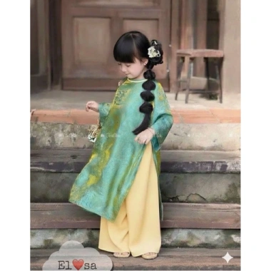 Áo dài Tết bé gái xanh óng 1‑8 tuổi, size 8‑25kg, không phụ kiện, giảm giá 147k, chất liệu mềm mại, dài tối đa 128cm 5