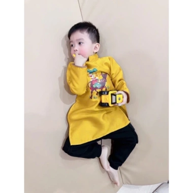 Áo dài tết bé trai 2 màu đỏ vàng họa tiết dân gian, phom đứng, dáng xinh, giá 150.000₫ 2