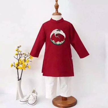 Áo dài Tết bé trai cách tân thêu vân hạc nhung dài tay Fullsize 175k 2 Áo dài Tết bé trai cách tân thêu vân hạc nhung dài tay Fullsize 175k 2
