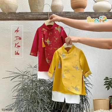 Áo dài Tết Beemo đồ Tết cho bé trai 9‑24kg – Lụa cát tường mượt, kèm quần lụa suông, chất liệu cao cấp, thiết kế sang trọng, giá giảm 234.000₫