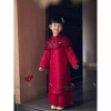 Áo dài Tết Bình Ngọ bé gái gấm UYỂN ÂN 2.026 Kakummi KM26-AD582 - Giá ưu đãi 749.000đ, thiết kế sang trọng